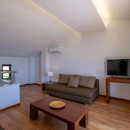 מלון Mediterranean 5*