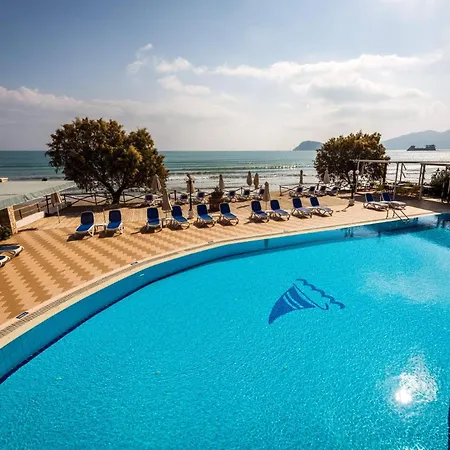 Mediterranean لاغاناس